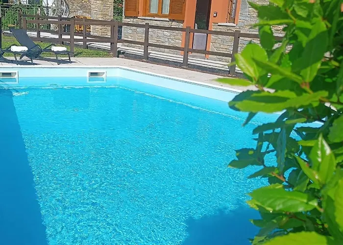 Solare Con Piscina - 5 Daire *